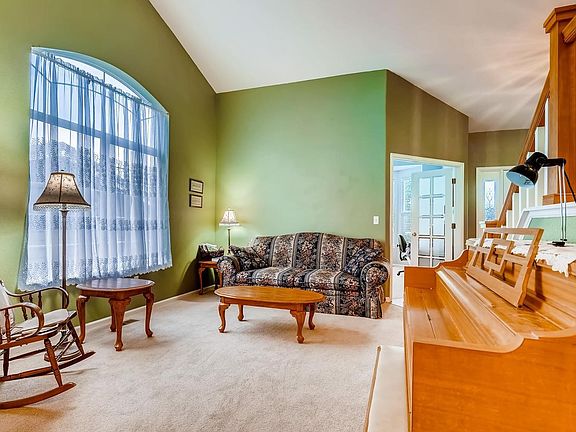 Formal living area with brand new carpeting!