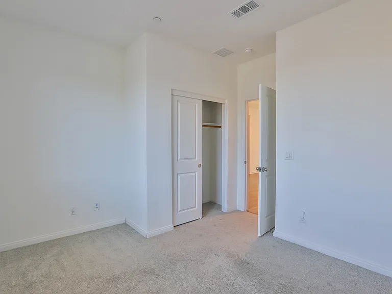 4551 Highland Ave — Photo 29