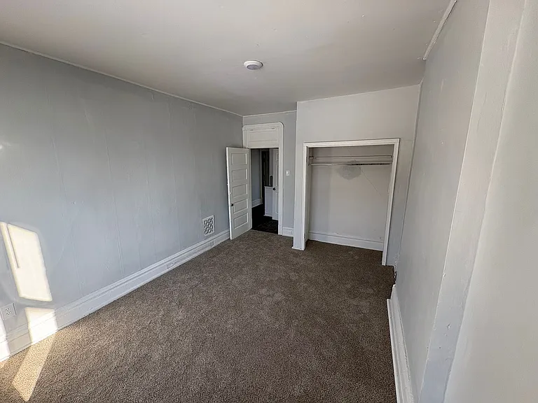 5846 Page Blvd #B — Photo 2