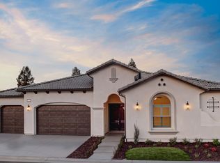 2542 E Via Sofia Dr, Fresno, CA 93730