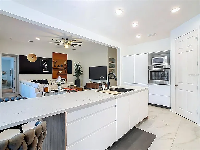 790 Carmel Ln — Photo 13