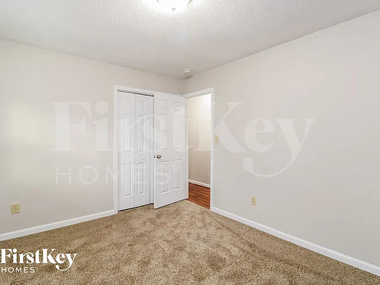 3005 Manchester Dr — Photo 14