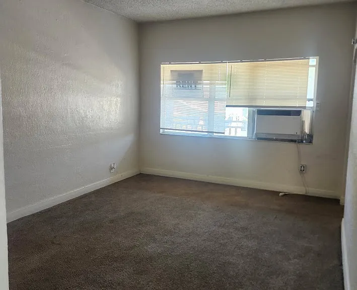 415 E Floribraska Ave #B — Photo 10