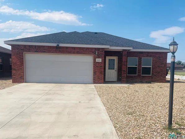 1822 Quail Wood Dr, Portales, NM 88130