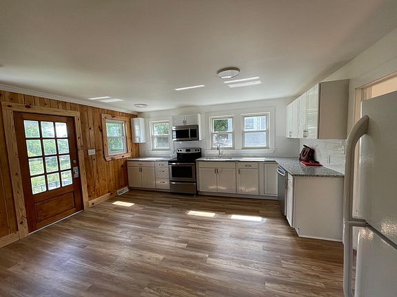 2nd image of 318 E Independence Blvd #2