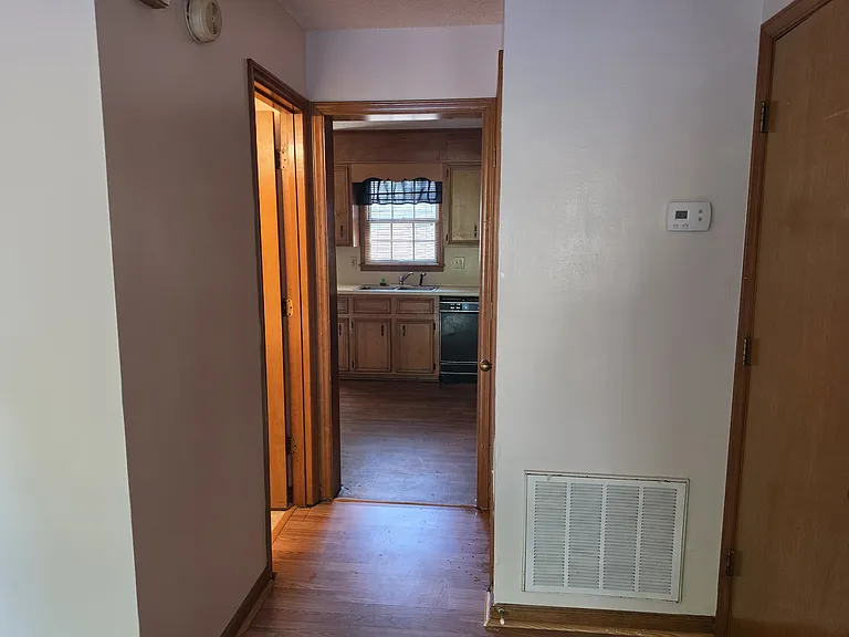 180 Glenwood Dr — Photo 5