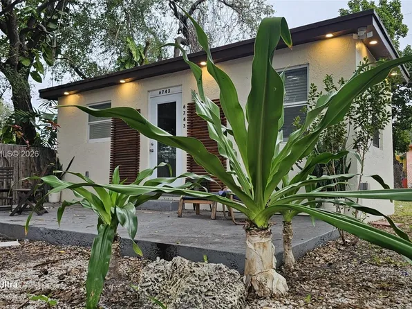 6743 NW 4th Ave, Miami, FL 33150