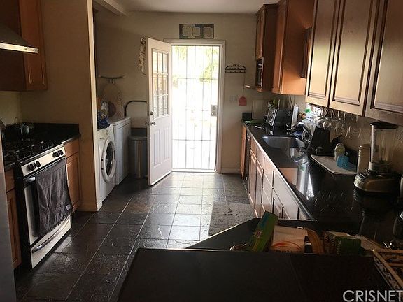 4th image of 9942 Saloma Ave