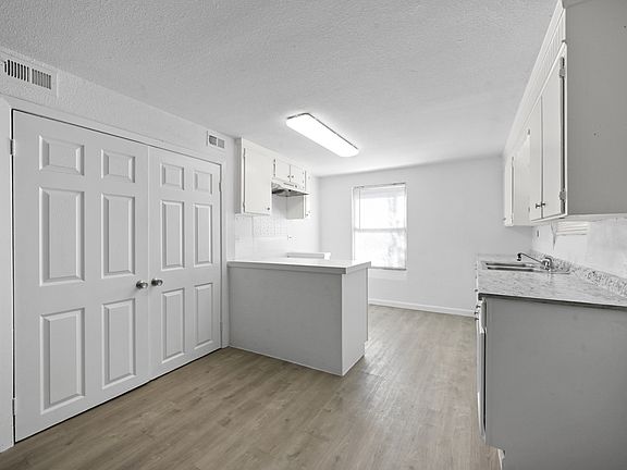4th image of 120 E Monterey St #116