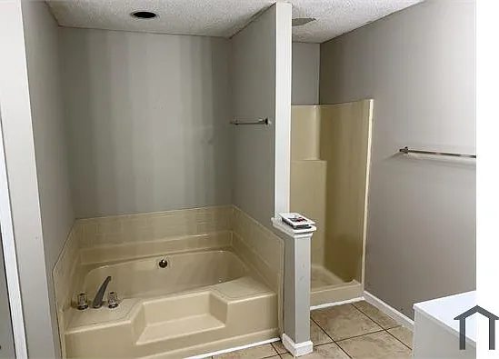 2 bed, 1196 sqft, $1,650 — Photo 3