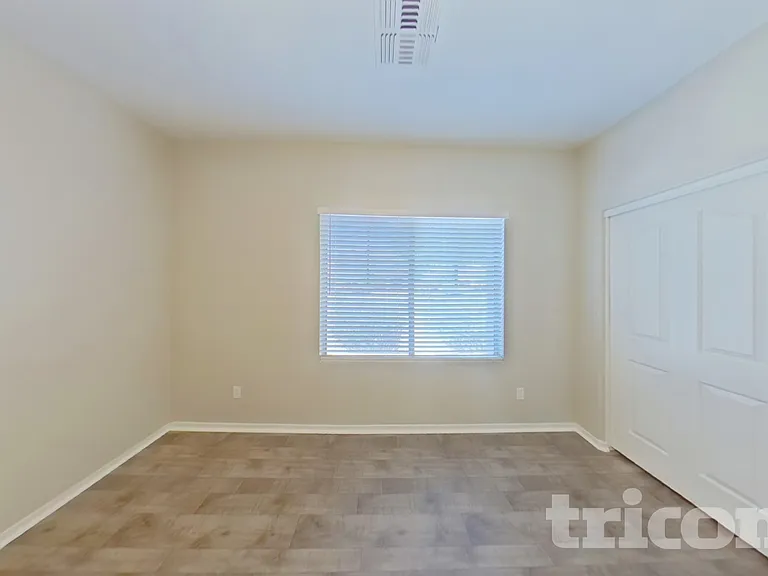 7050 W Sophie Ln — Photo 12