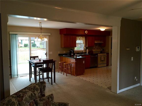 4th image of 13 Foxwood Ct
