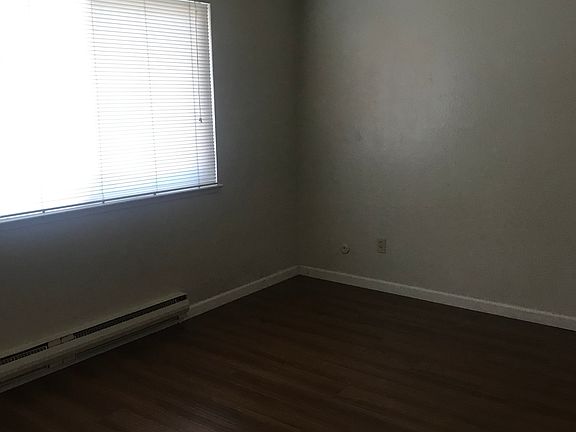 4th image of 3977 Hamilton Ave APT 12