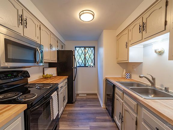 5th image of 421 Dartmouth Circle