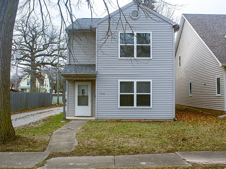 2536 Caroline St — Photo 2