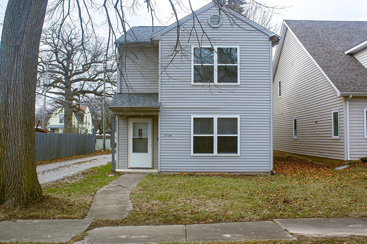 Building Photo - 2536 Caroline St