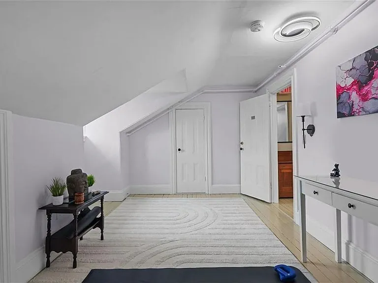 43 Old Beach Rd — Photo 31