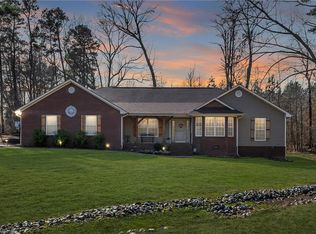 4704 Ridgepoint Dr, Pleasant Garden, NC 27313