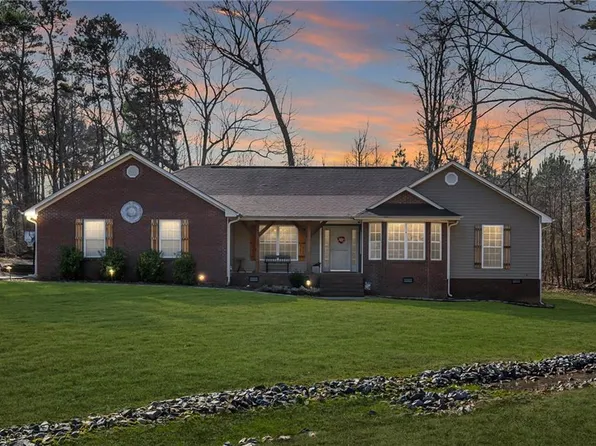 4704 Ridgepoint Dr, Pleasant Garden, NC 27313
