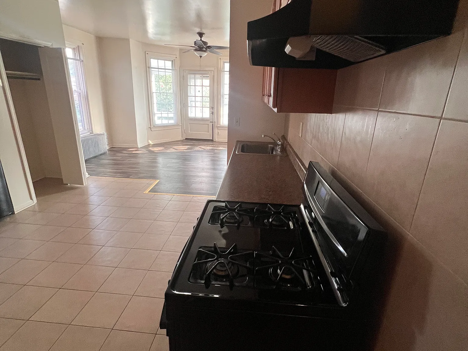 2 bed, 1.5 bath, $1,650 — Photo 2