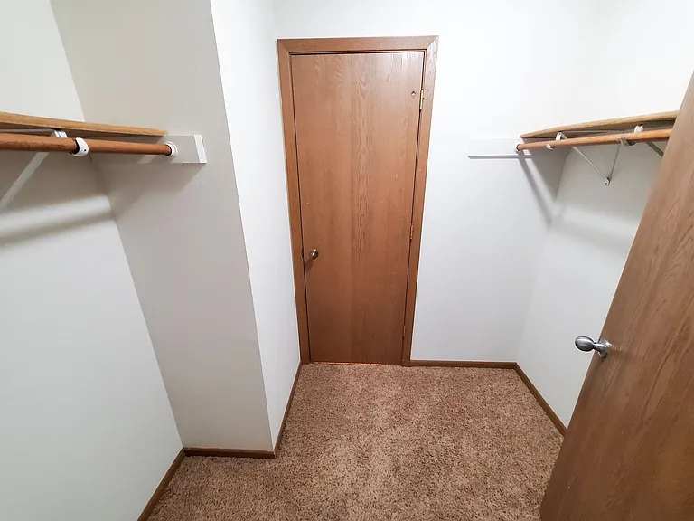 Orchard Village Apartments — Photo 33