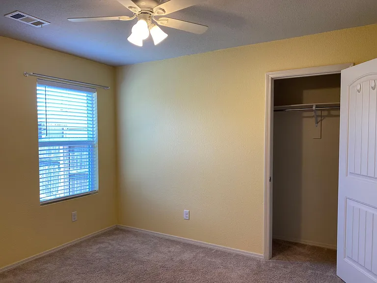 2409 Windy Ln — Photo 9
