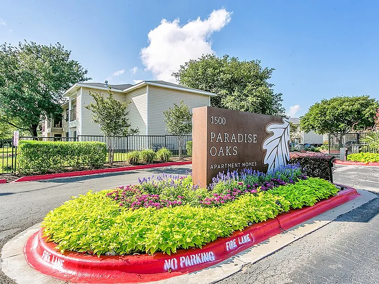 Paradise Oaks Apartments — Photo 18