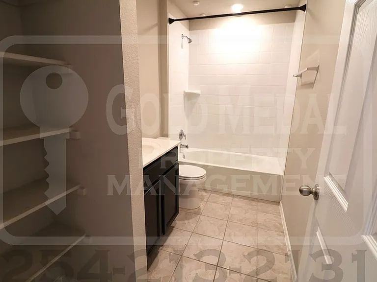 5004 Karen Green Dr — Photo 24