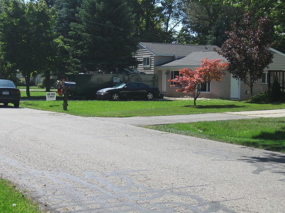 1st image of 1070 Lalond Ave