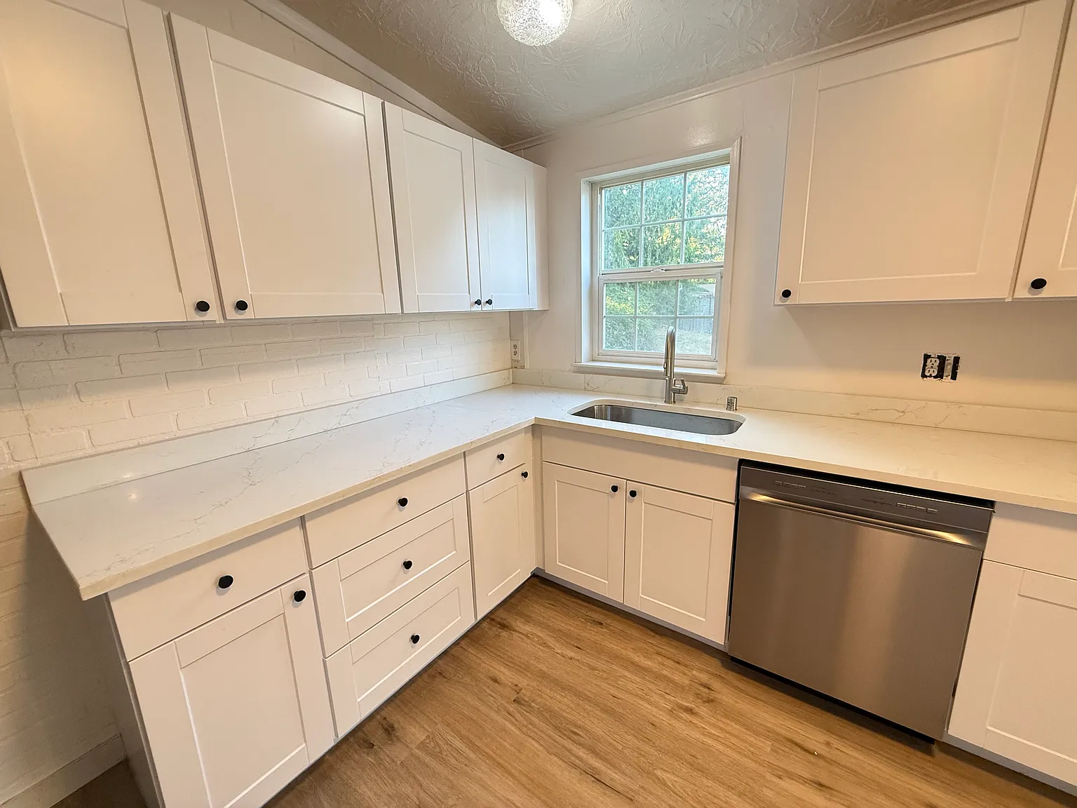 4 bed, 1294 sqft, $3,200 — Photo 4