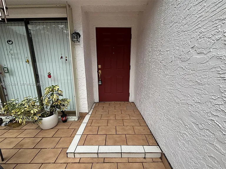 6453 Pinehurst Cir W #B25 — Photo 2