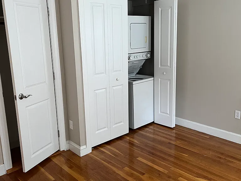 23 Hyde St #4 — Photo 7