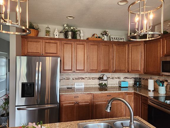 5th image of 1302 Country Creek Cir