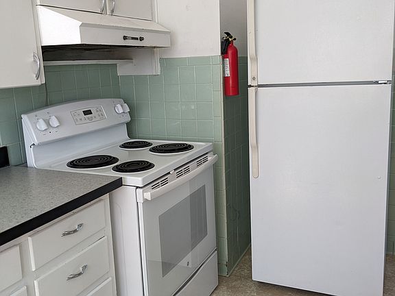 2nd image of 116 N 5th St E APT B