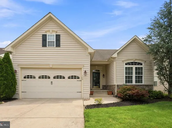 140 Hearthstone Dr, Berlin, NJ 08009