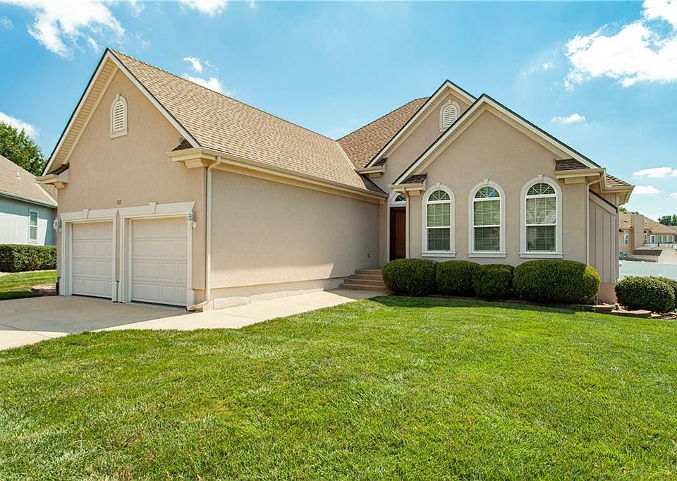 1st image of 707 NW Baytree Cir