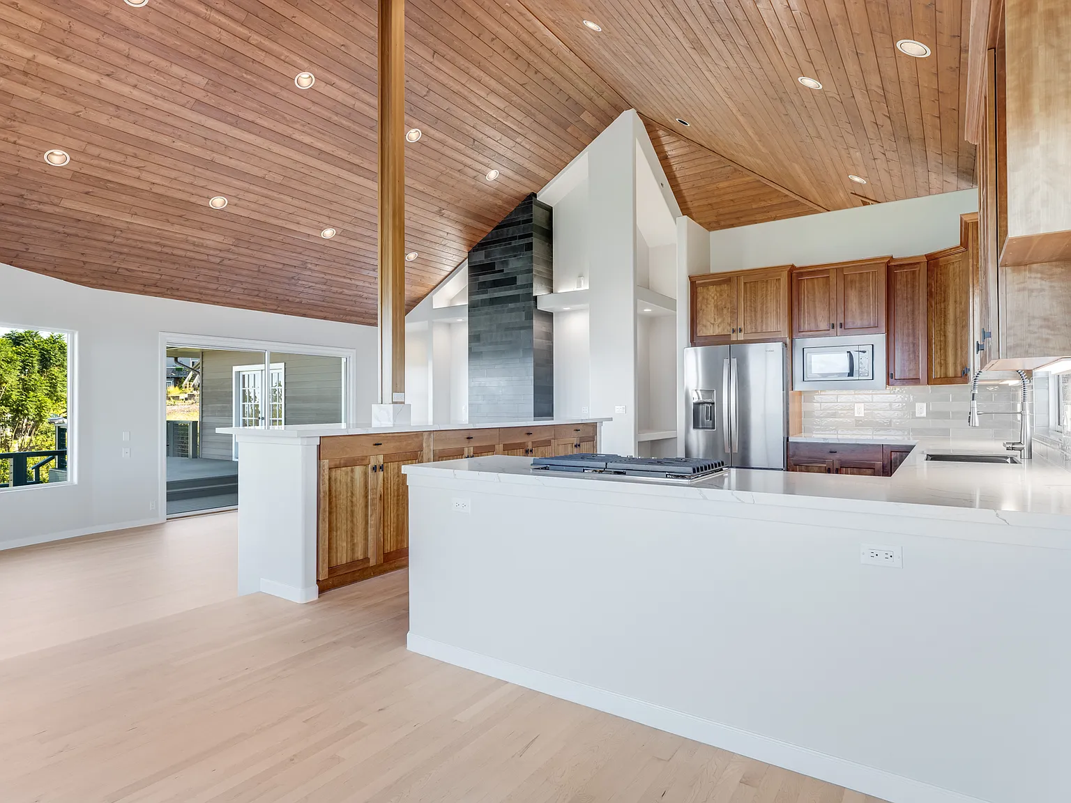 1 bed, 1.5 bath, 900 sqft, $3,750 — Photo 4