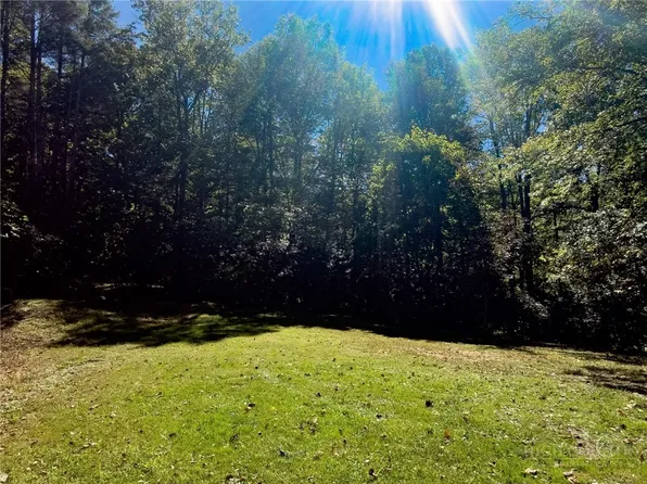 280 Ferncliff Drive, Elk Park, NC 28622