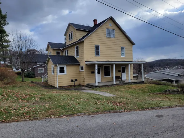 806 12th St #D, Windber, PA 15963