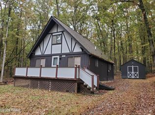 147 Forest Ridge Dr, Hawley, PA 18428