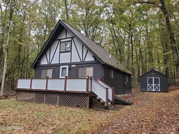 147 Forest Ridge Dr, Hawley, PA 18428