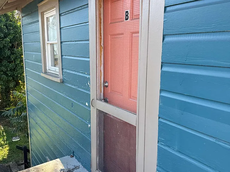 501 S Sterling St #B — Photo 2
