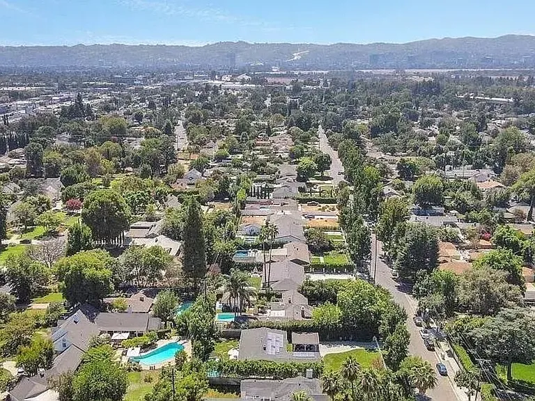 6652 Orion Ave — Photo 25