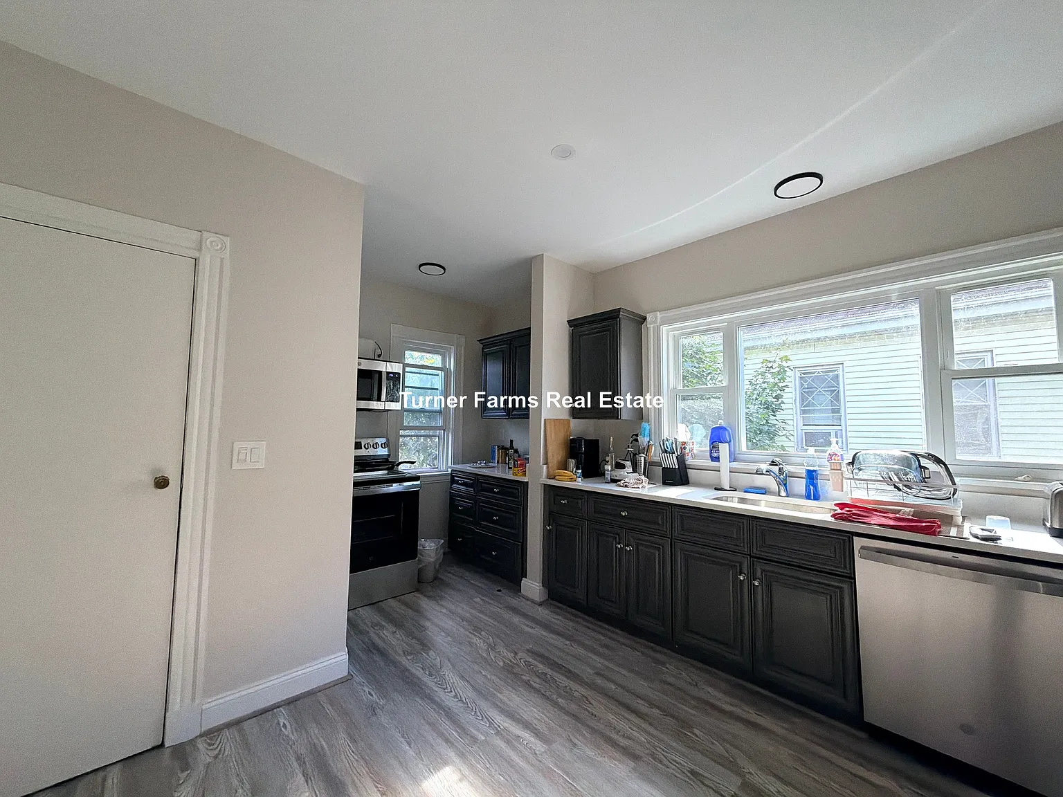 5 bed, 9999 sqft, $7,500 — Photo 4