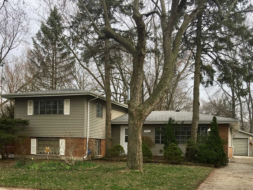 1st image of 411 Illinois St
