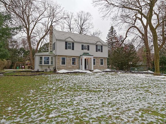 2nd image of 18 Ross Ct
