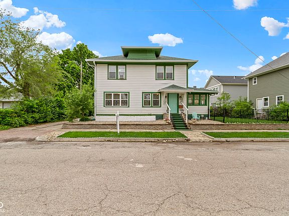 2nd image of 236 W 33rd St