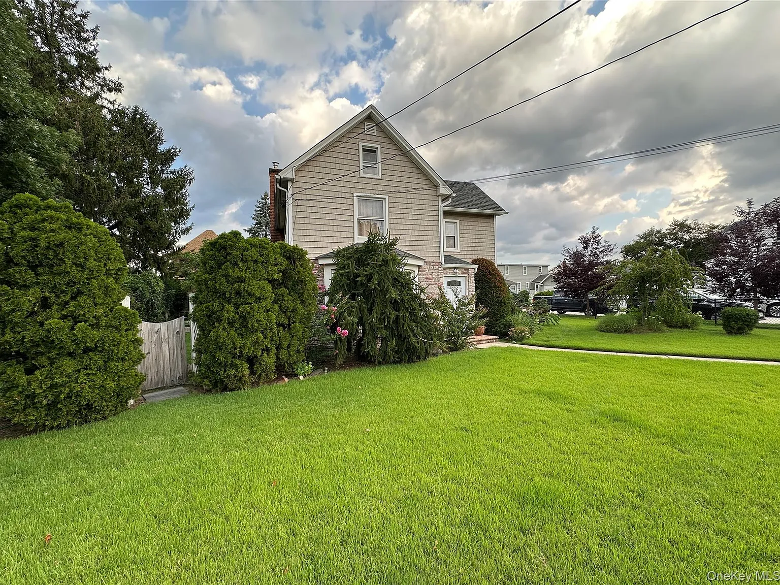 2 bed, 2.0 bath, 800 sqft, $3,500 — Photo 2