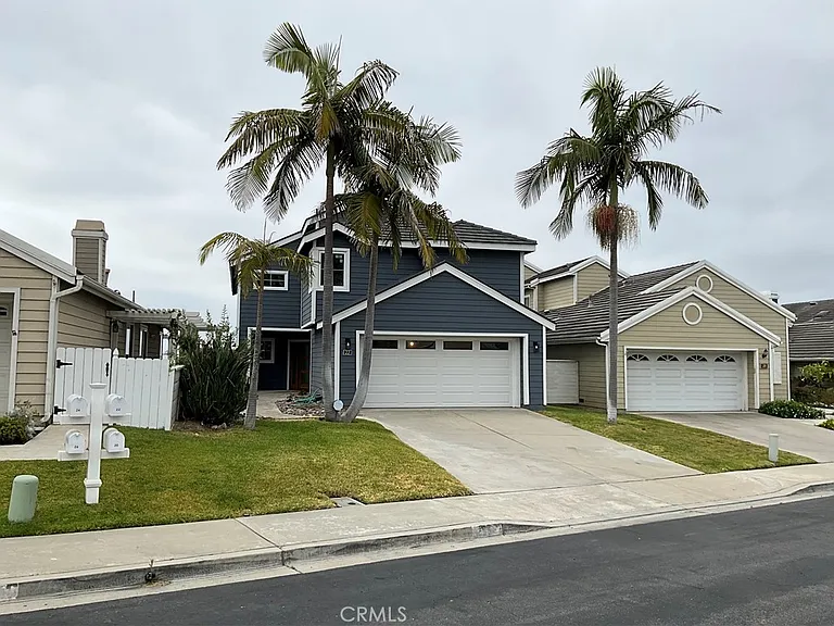 22 Byron Close — Photo 3