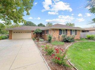 511 Aullwood Rd, Salina, KS 67401